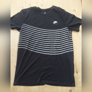 Nike T-Shirt The Nike Tee Stripe Shirt Men Sz M Swoosh Black    (A)